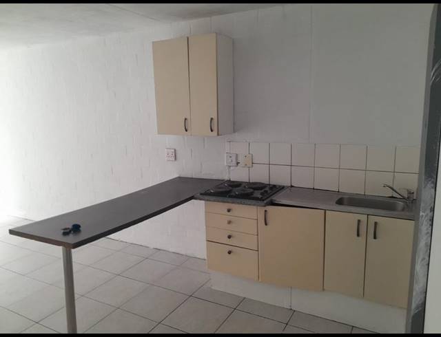 1 BEDROOM PROPERTY TO RENT IN WYNBERG